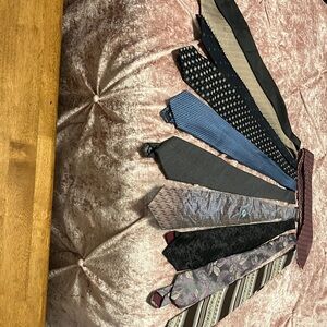 Set of 10 + 1 ( Donald Trump silk tie ) mostly designer n like new. Vintage